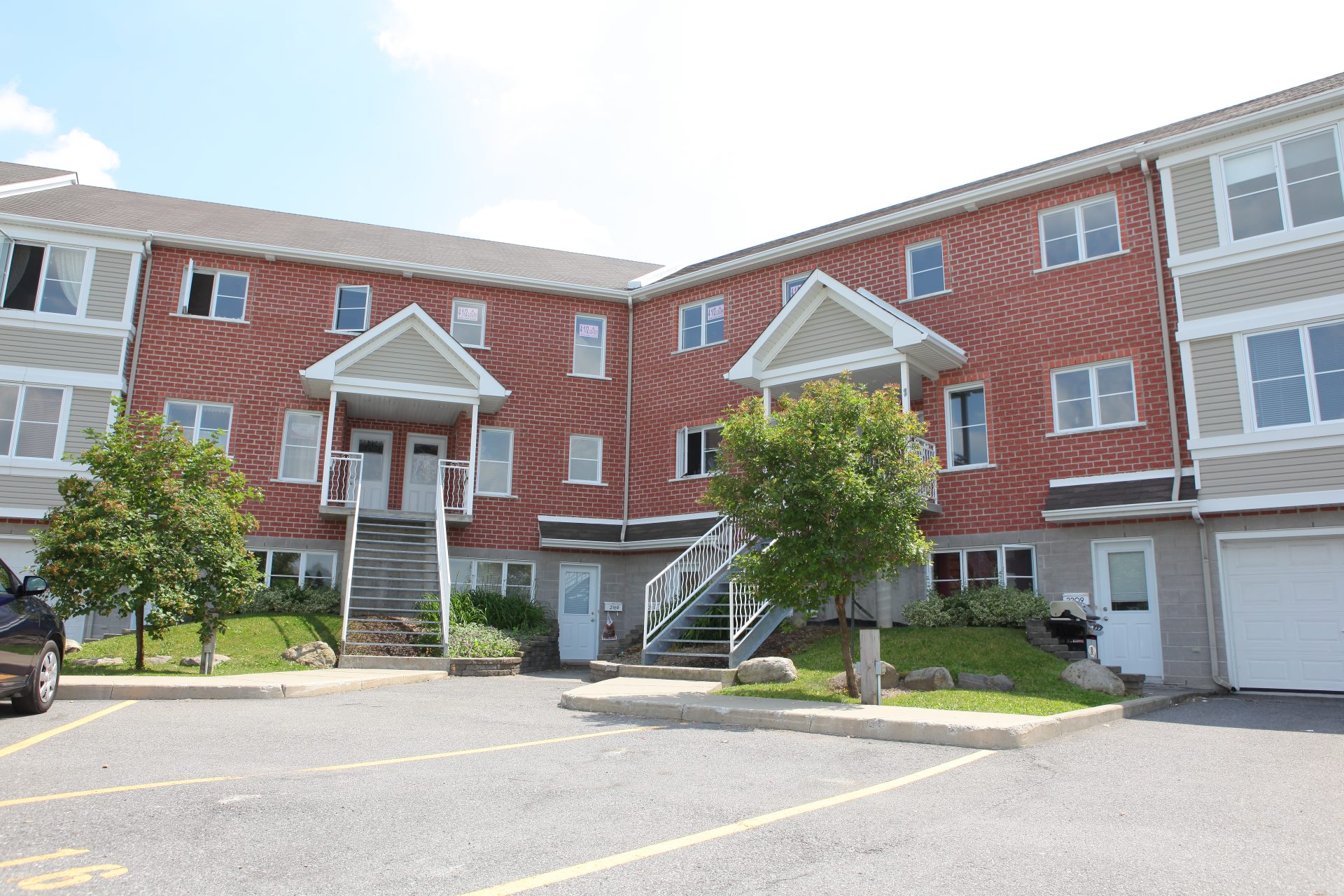 2325 Av. des Grandes-Orgues — photo 3
