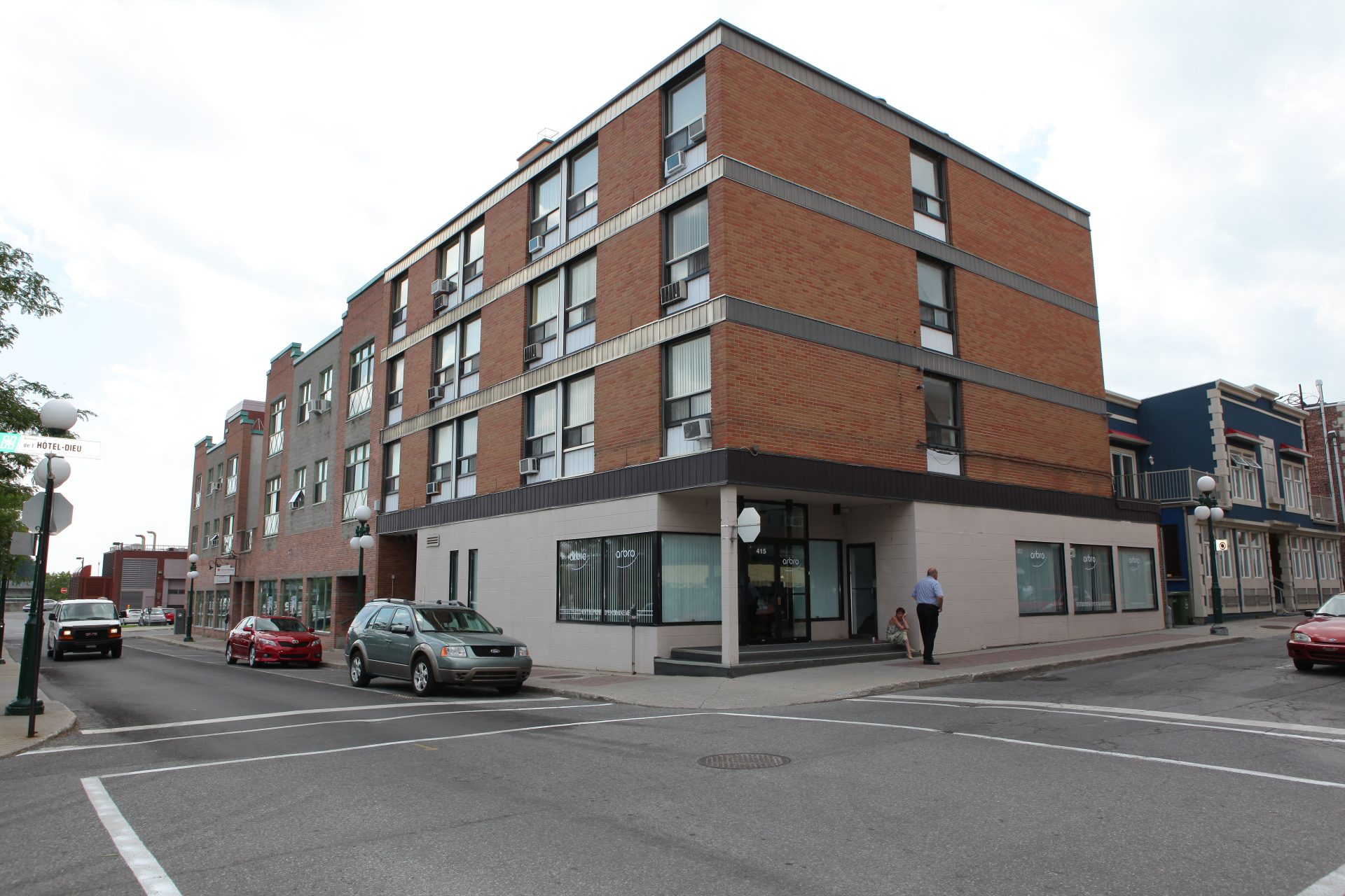 1871 Rue Des Cascades O — photo 3