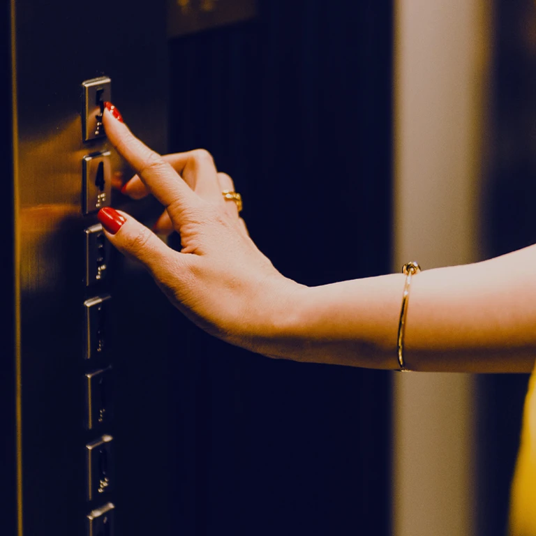 lr-lp-section7-80plex-lucien-laferte-ascenseur-02